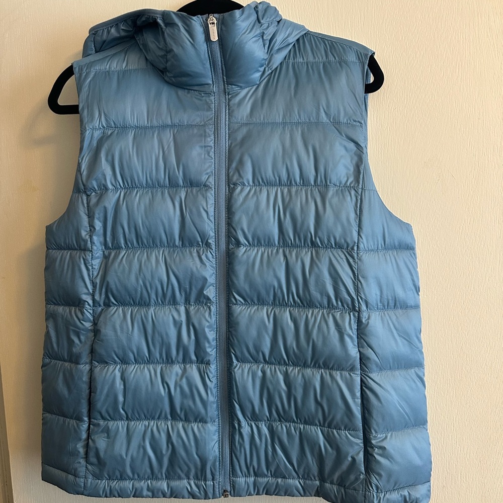 Athleta light blue Aire Puffer Vest